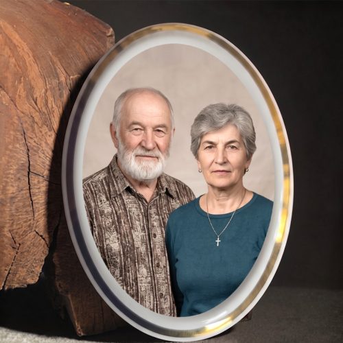 Színes Bohemia porcelánkép vastag aranyszegéllyel sírkőre