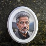 Színes ovális Bohemia porcelánkép kültéri síremlékre – tartós porcelánfotó és minőségi színes sírkőkép saját fotó alapján